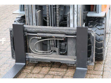 El truck - 4 hjulet 2010  Toyota 7FBMF25 (11)