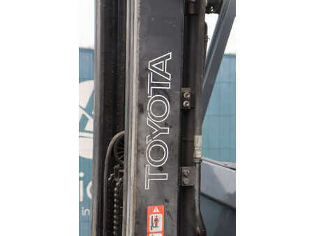 El truck - 4 hjulet 2010  Toyota 7FBMF25 (12)
