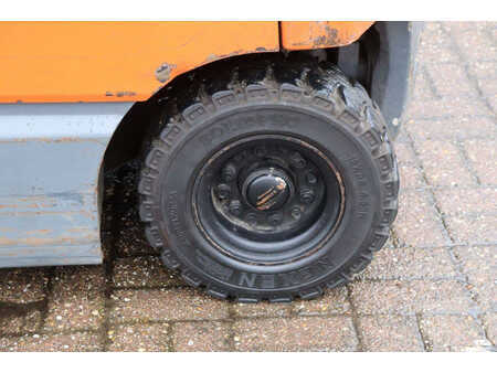 El truck - 4 hjulet 2010  Toyota 7FBMF25 (15)