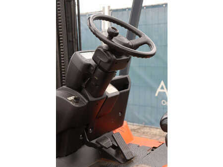 El truck - 4 hjulet 2010  Toyota 7FBMF25 (23)