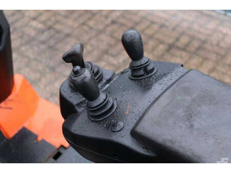 El truck - 4 hjulet 2010  Toyota 7FBMF25 (29)