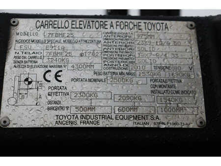 El truck - 4 hjulet 2010  Toyota 7FBMF25 (31)