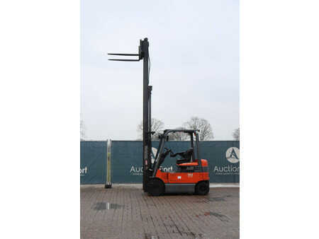 El truck - 4 hjulet 2010  Toyota 7FBMF25 (34)