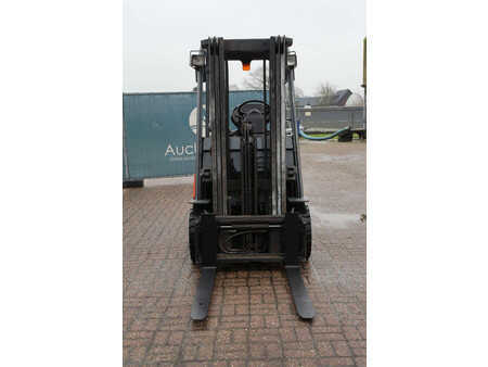 El truck - 4 hjulet 2010  Toyota 7FBMF25 (8)