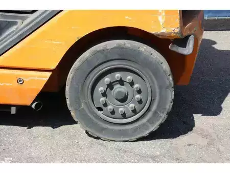 Chariots élévateurs diesel 2001  Still R 70-45 (14)