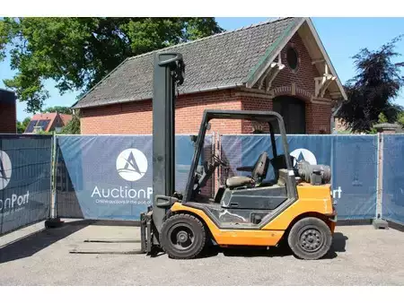 Chariots élévateurs diesel 2001  Still R 70-45 (2)