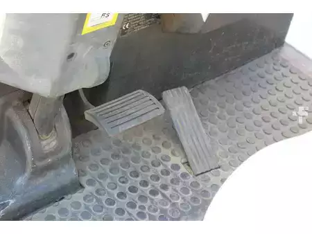 Chariots élévateurs diesel 2001  Still R 70-45 (23)