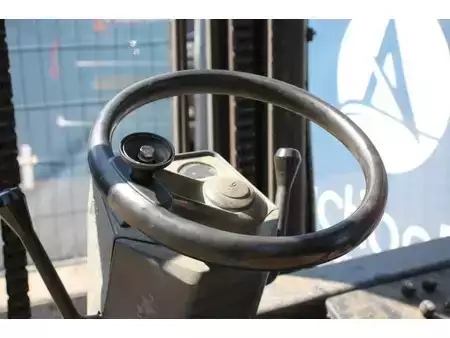 Chariots élévateurs diesel 2001  Still R 70-45 (24)