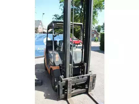 Chariots élévateurs diesel 2001  Still R 70-45 (6)