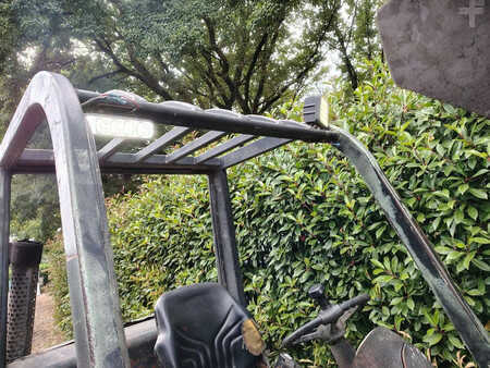 Diesel Forklifts - Linde H40D (5)