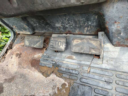 Diesel Forklifts - Linde H40D (7)