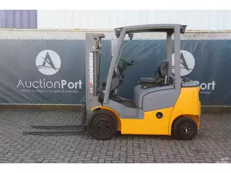 Diesel gaffeltruck 2016  Jungheinrich DFG 316 (2)