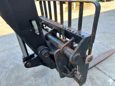 Teleskoplastare Rigid 2009  Manitou MRT2150 (11)