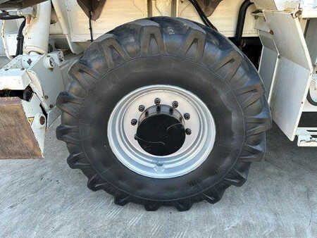 Teleskoplastare Rigid 2009  Manitou MRT2150 (18)