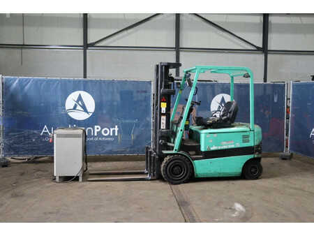 Eléctrica de 4 ruedas 2002  Mitsubishi FB25K (1)