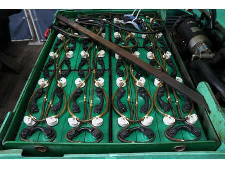 Eléctrica de 4 ruedas 2002  Mitsubishi FB25K (21)