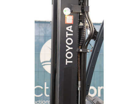 Elektromos 4 kerekű 2021  Toyota 8FBE18T (12)