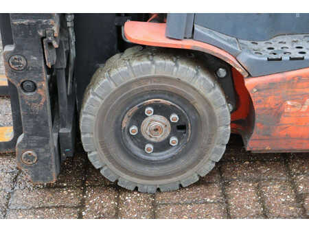 Elektromos 4 kerekű 2021  Toyota 8FBE18T (14)