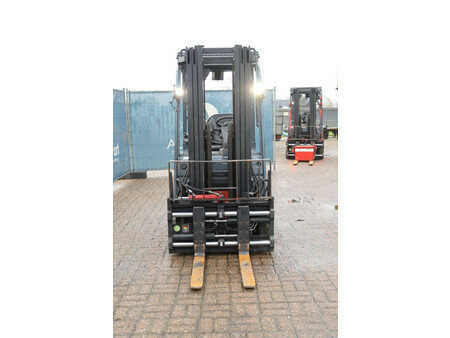 Elektromos 4 kerekű 2021  Toyota 8FBE18T (8)