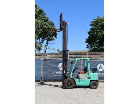 Chariots élévateurs GPL 1999  Mitsubishi FG 30 T (28)