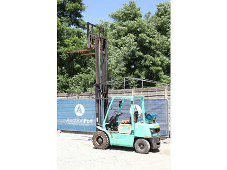 Chariots élévateurs GPL 1999  Mitsubishi FG 30 T (30)