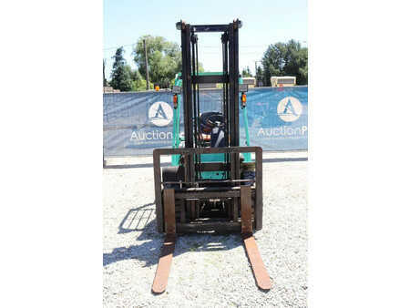 Chariots élévateurs GPL 1999  Mitsubishi FG 30 T (8)