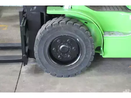 LPG heftrucks 2011  Cesab M335G (14)