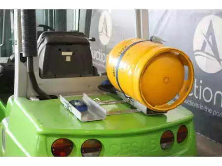 LPG heftrucks 2011  Cesab M335G (16)