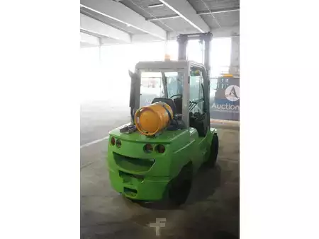 LPG heftrucks 2011  Cesab M335G (5)