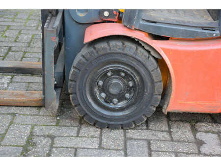 Sähkö - 4 pyör - Jungheinrich EFG216 (13)