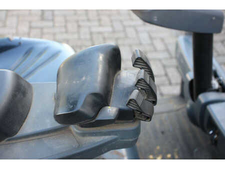 Sähkö - 4 pyör - Jungheinrich EFG216 (21)