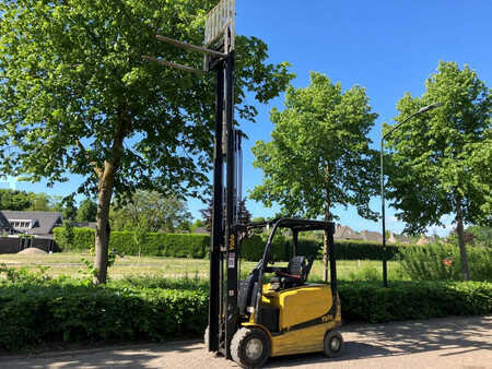 Carrelli elettrici 4 ruote 2017  Yale ERP25VL (14)