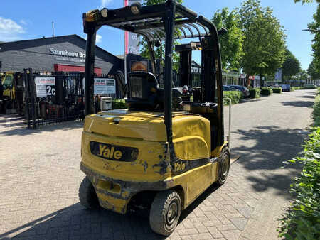 Carrelli elettrici 4 ruote 2017  Yale ERP25VL (5)
