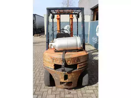 Gasoltruck 1989  Toyota 42 5F GF 20 (5)