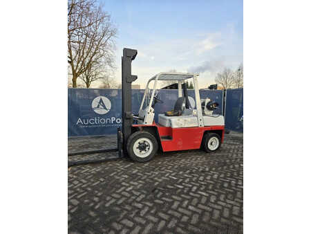 Wózki gazowe - Nissan UGF03A40U (3)