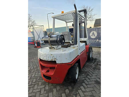 Wózki gazowe - Nissan UGF03A40U (4)