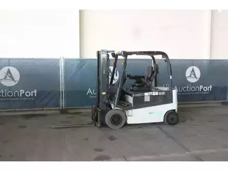 Chariots électriques à 4 roues 2015  Unicarriers G1Q2L25Q (1)