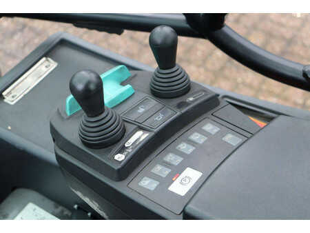 Carrelli elettrici 4 ruote 2021  Jungheinrich EFG 316 (26)