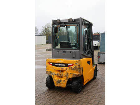 Carrelli elettrici 4 ruote 2021  Jungheinrich EFG 316 (6)