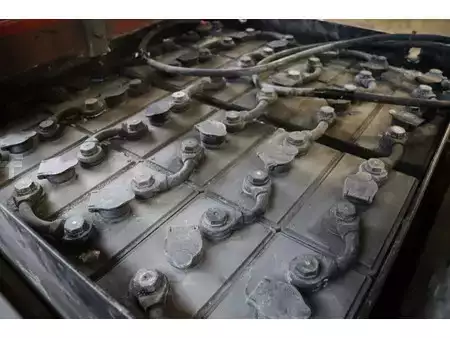 Carrelli elettrici 4 ruote 2000  BT CBE 2.0 T (31)