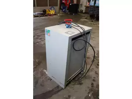 Carrelli elettrici 4 ruote 2000  BT CBE 2.0 T (37)