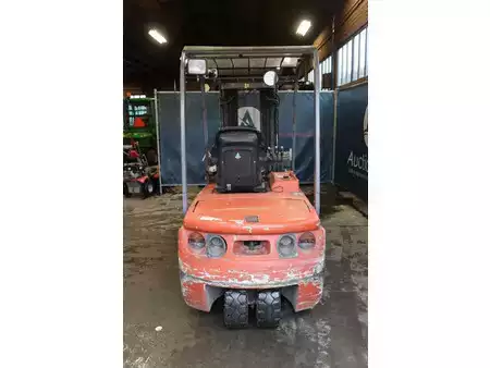 Carrelli elettrici 4 ruote 2000  BT CBE 2.0 T (5)