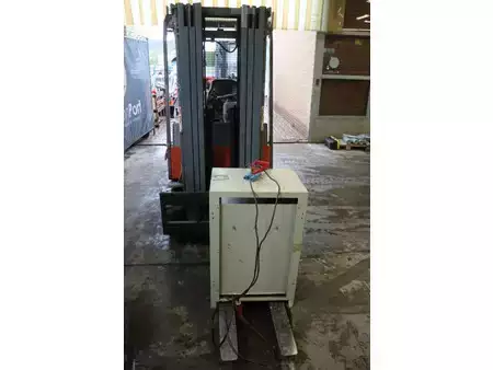 Carrelli elettrici 4 ruote 2000  BT CBE 2.0 T (8)
