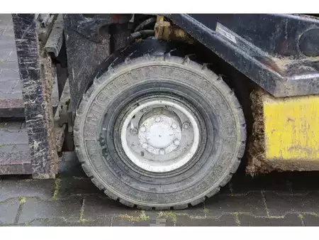LPG heftrucks 2004  Yale GLP16AF (14)