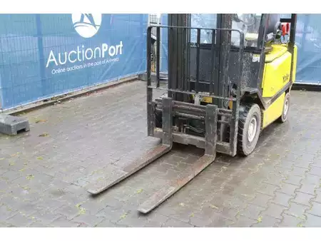 LPG heftrucks 2004  Yale GLP16AF (9)