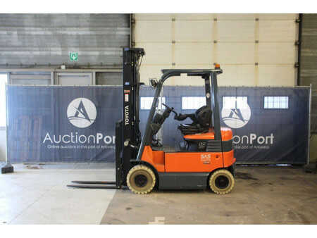 Carrelli elettrici 4 ruote 2006  Toyota 7FBMF16 (2)