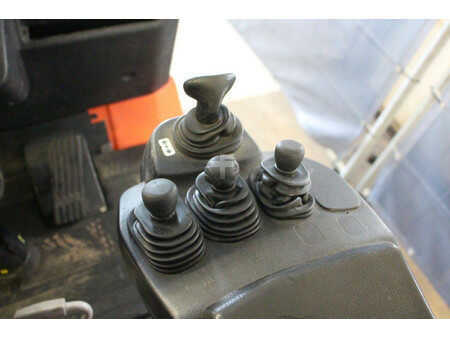 Carrelli elettrici 4 ruote 2006  Toyota 7FBMF16 (24)