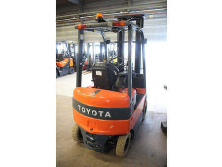 Carrelli elettrici 4 ruote 2006  Toyota 7FBMF16 (5)