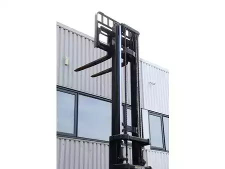Empilhador a gás 2009  Hyster H2.0FT (37)