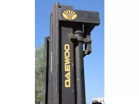 Empilhador a gás 2002  Daewoo G30E-3 (13)